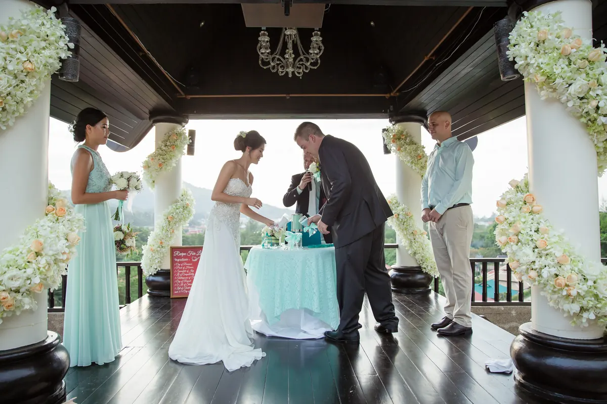 Stephan & Diana, Villa Baan Chang Thai, December 2016 — photograph 221 of 231