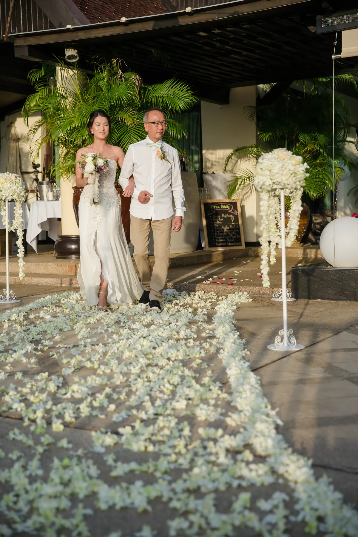 Stephan & Diana, Villa Baan Chang Thai, December 2016 — photograph 177 of 231