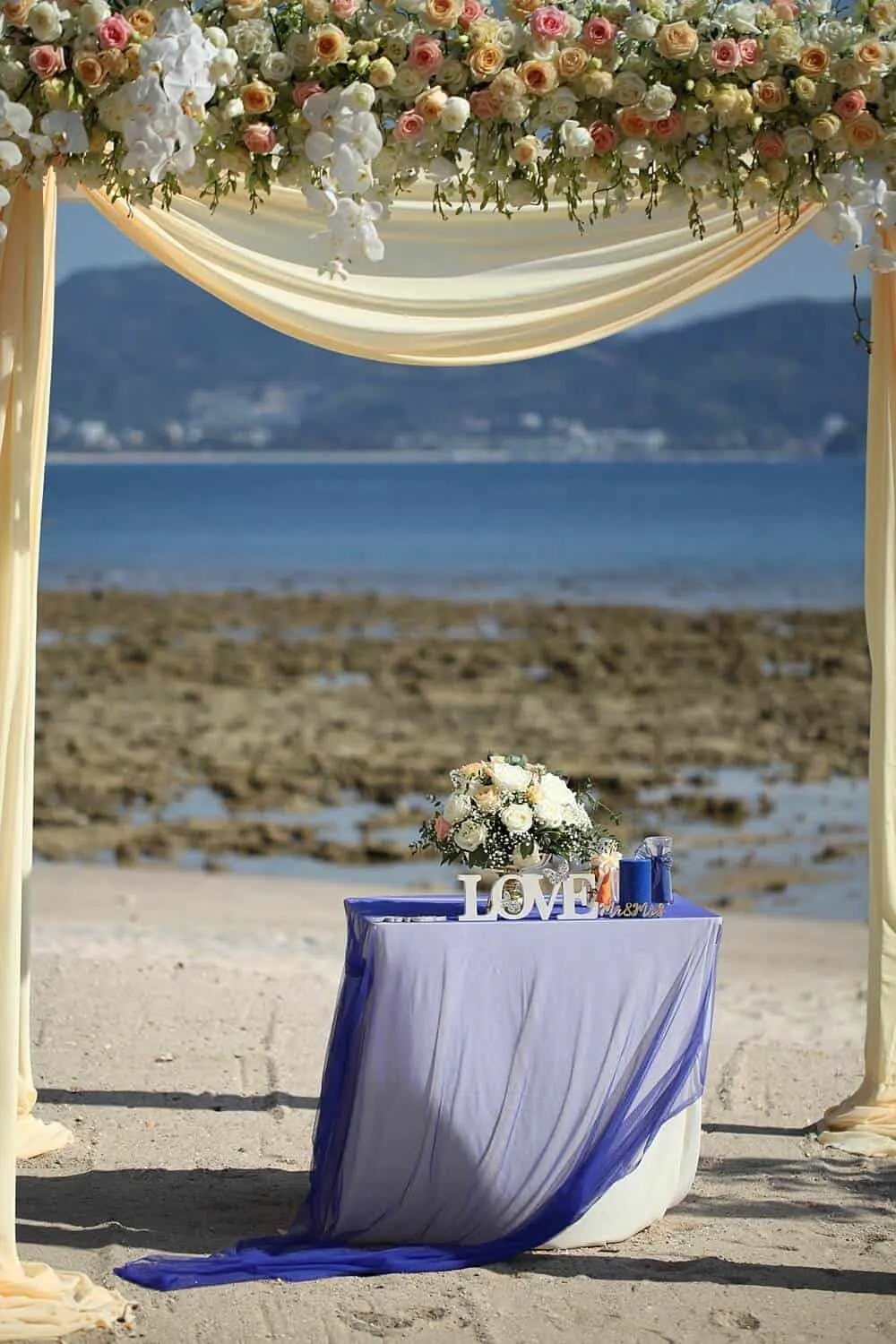 Ivona & Daniel, Thavorn Beach Villa Resort, March 2019 — photograph 6 of 11